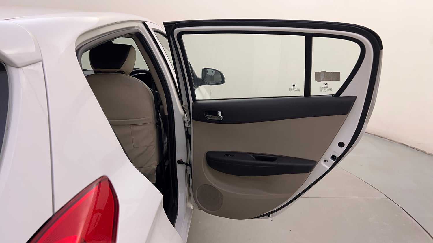 Used 2013 Hyundai i20 Asta 1.2 Petrol Manual interior RIGHT REAR DOOR OPEN VIEW