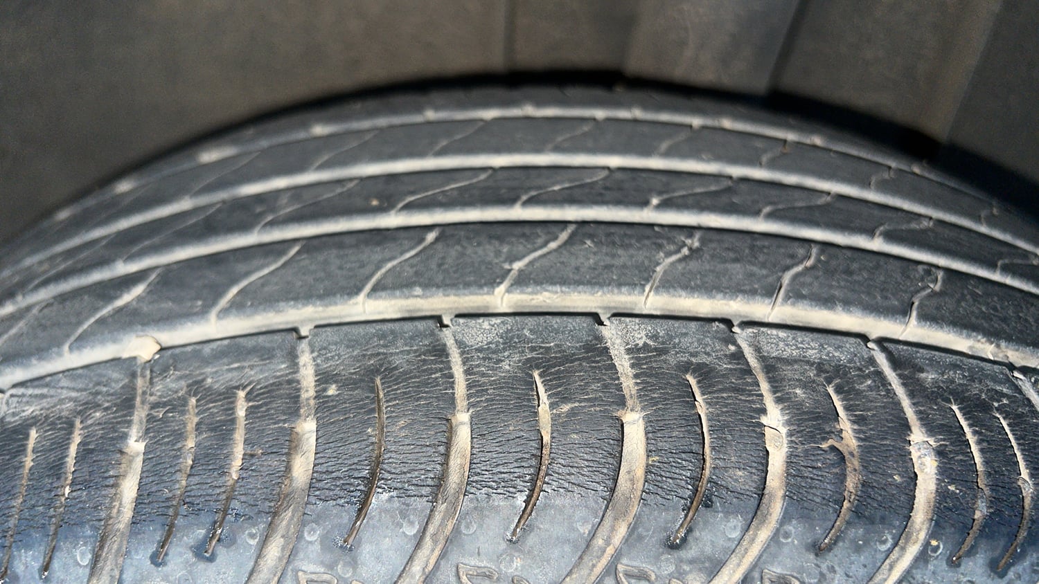 Used 2022 Renault Kiger RXT (O) AMT Petrol Automatic tyres LEFT REAR TYRE TREAD VIEW