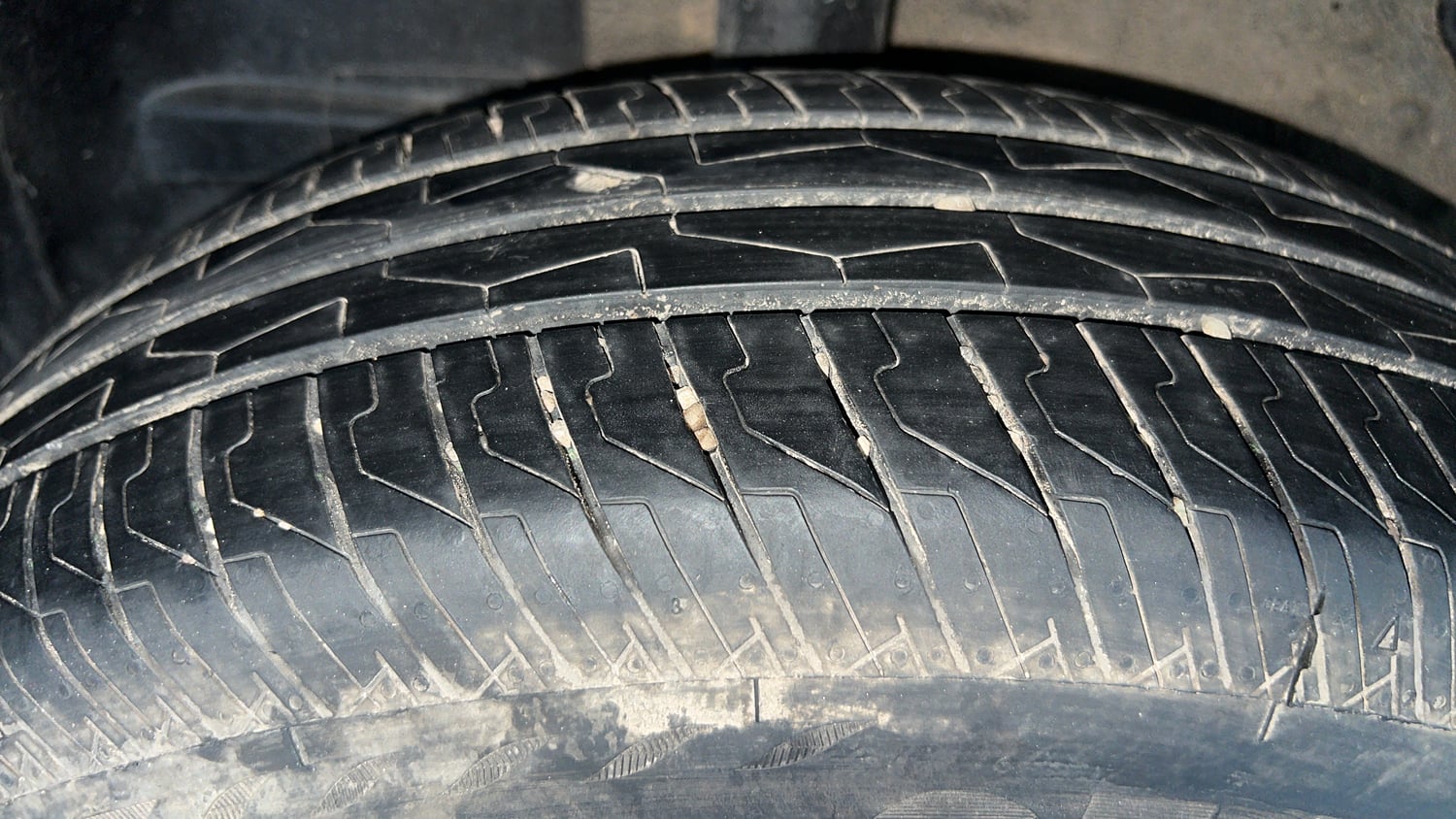 Used 2025 Tata Punch Pure MT Petrol Manual tyres RIGHT REAR TYRE TREAD VIEW