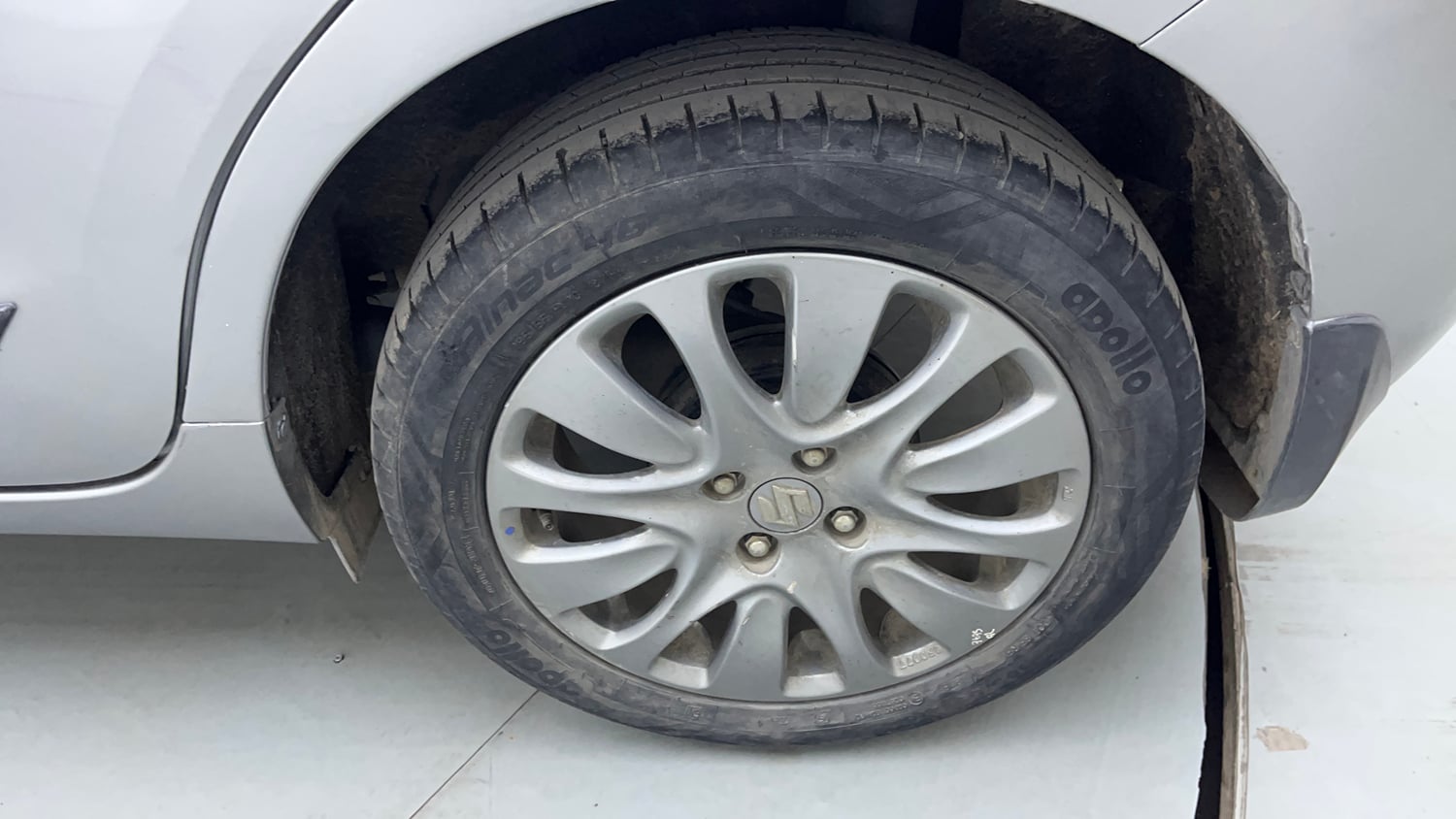 Used 2016 Maruti Suzuki Baleno Alpha 1.2 Petrol Manual tyres LEFT REAR TYRE RIM VIEW