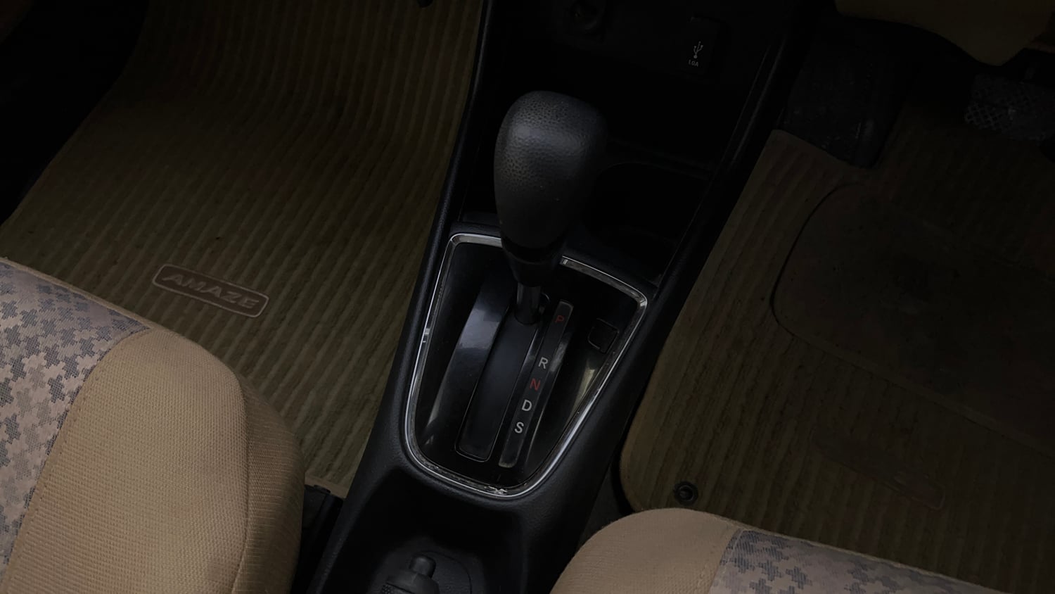 Used 2020 Honda Amaze 1.2 V CVT Petrol Petrol Automatic interior GEAR  KNOB VIEW