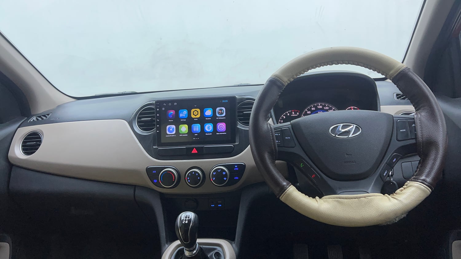 Used 2017 Hyundai Grand i10 Sportz U2 1.2 CRDi Diesel Manual interior DASHBOARD VIEW
