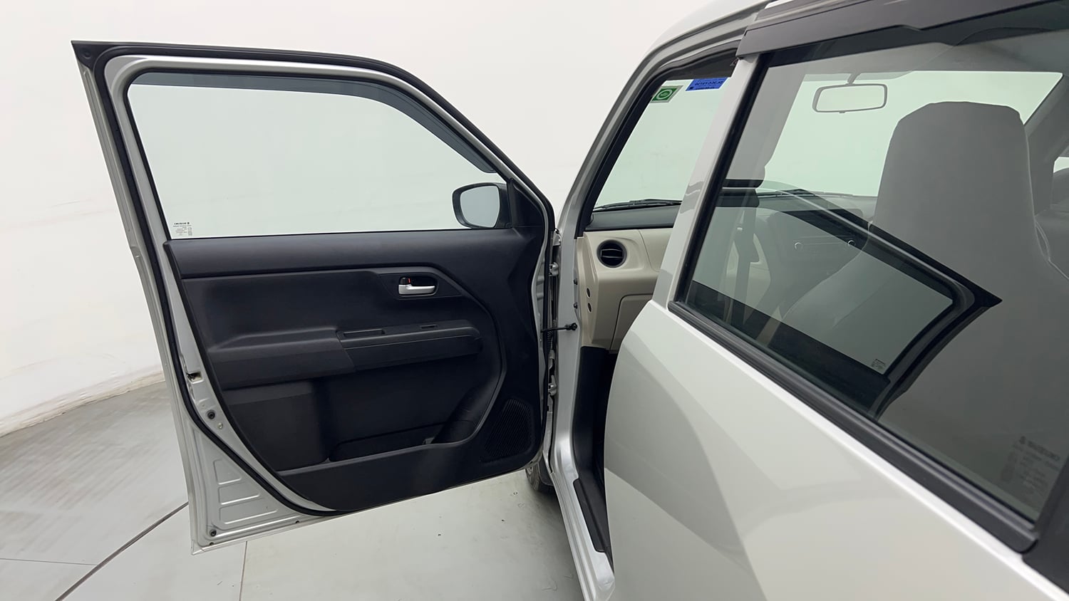 Used 2023 Maruti Suzuki Wagon R VXI 1.0 Petrol Manual interior LEFT FRONT DOOR OPEN VIEW