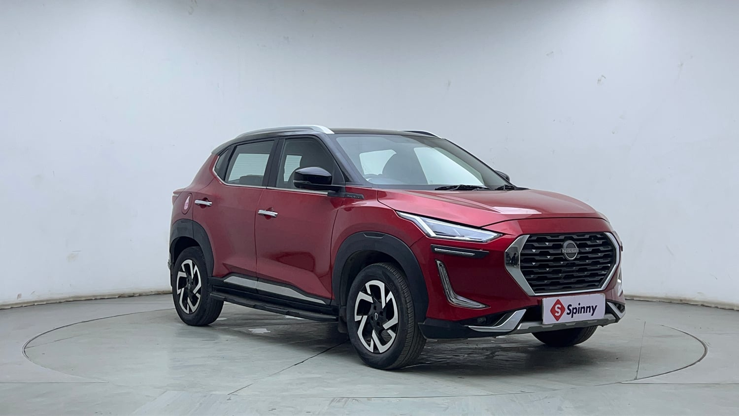 Used 2023 Nissan Magnite XV Premium Turbo CVT Dual Tone Petrol Automatic exterior RIGHT FRONT CORNER VIEW