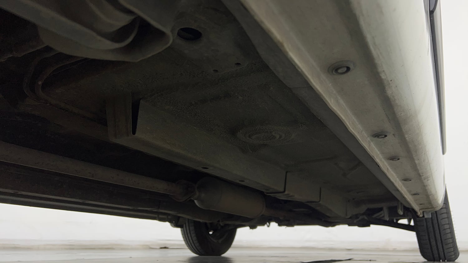 Used 2016 Maruti Suzuki Wagon R LXI Petrol Manual extra REAR RIGHT UNDERBODY VIEW