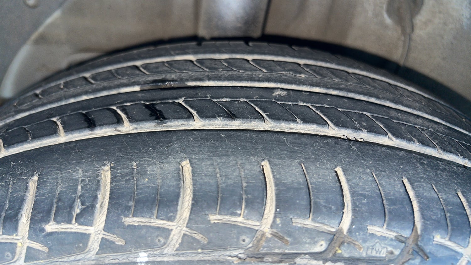 Used 2018 Hyundai Elite i20 Asta 1.2 Petrol Manual tyres RIGHT REAR TYRE TREAD VIEW
