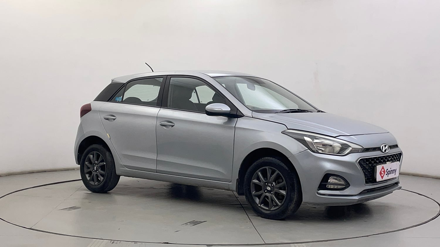 Used 2020 Hyundai Elite i20 Sportz Plus 1.2 Petrol Manual exterior RIGHT FRONT CORNER VIEW