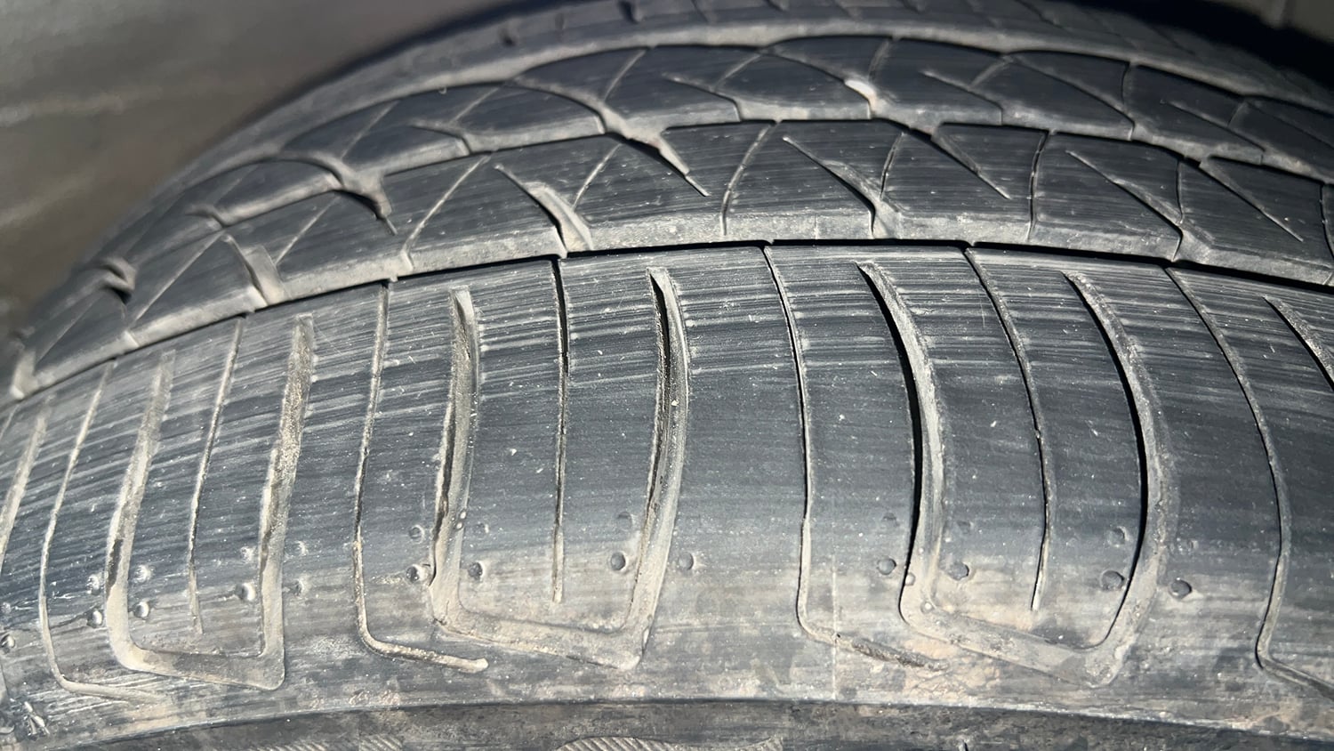Used 2018 Hyundai Verna SX 1.6 VTVT Petrol Manual tyres RIGHT FRONT TYRE TREAD VIEW