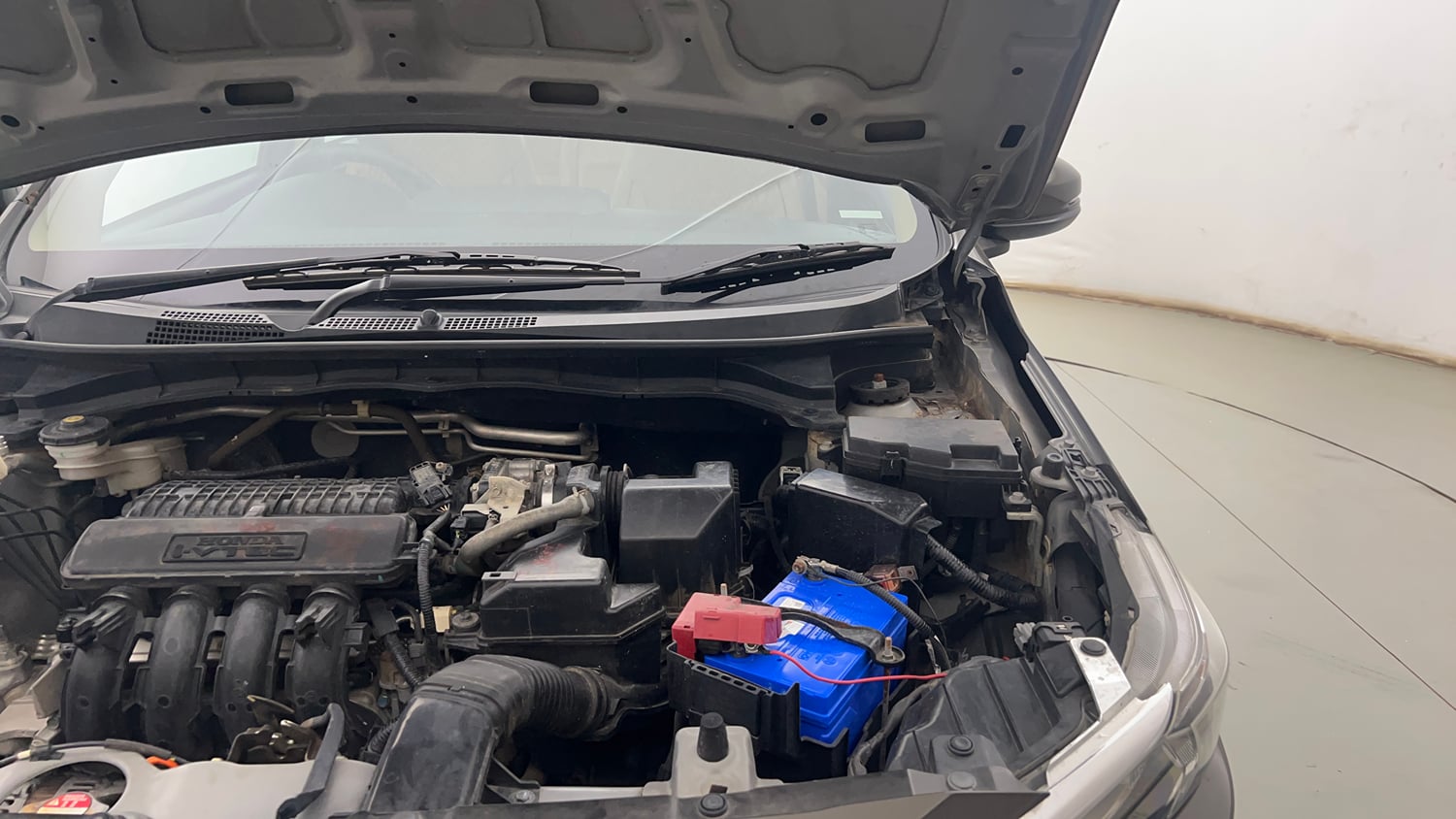 Used 2019 Honda Amaze 1.2 S MT Petrol Petrol Manual engine ENGINE LEFT SIDE HINGE & APRON VIEW