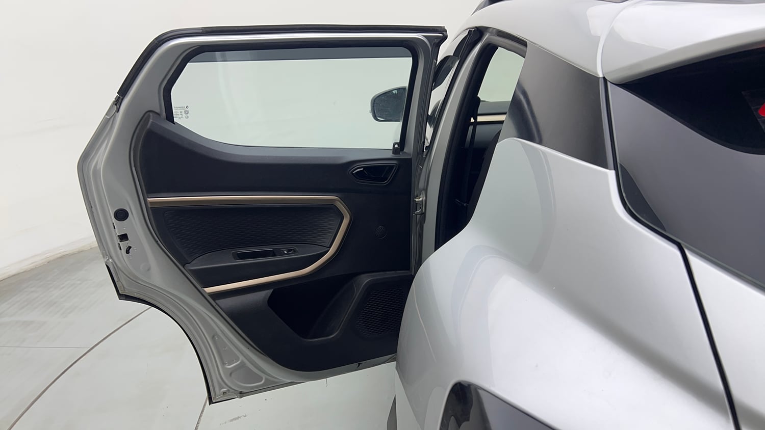 Used 2022 Renault Kiger RXT (O) MT Petrol Manual interior LEFT REAR DOOR OPEN VIEW