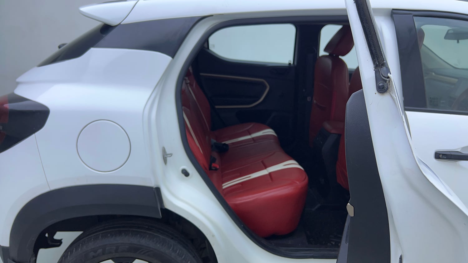 Used 2022 Renault Kiger RXT (O) AMT Petrol Automatic interior RIGHT SIDE REAR DOOR CABIN VIEW