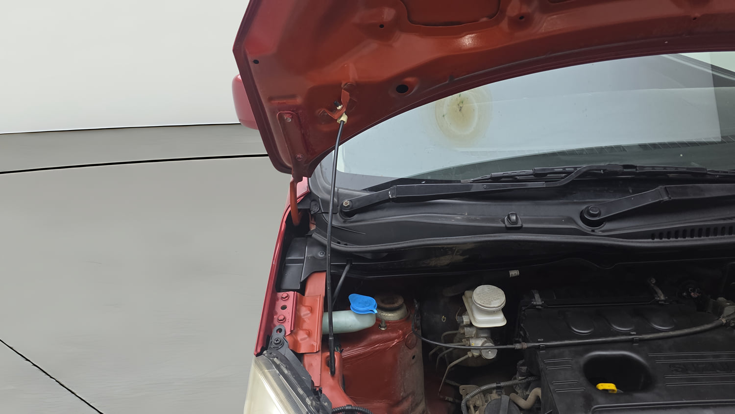 Used 2017 Maruti Suzuki Wagon R VXI Petrol Manual engine ENGINE RIGHT SIDE HINGE & APRON VIEW