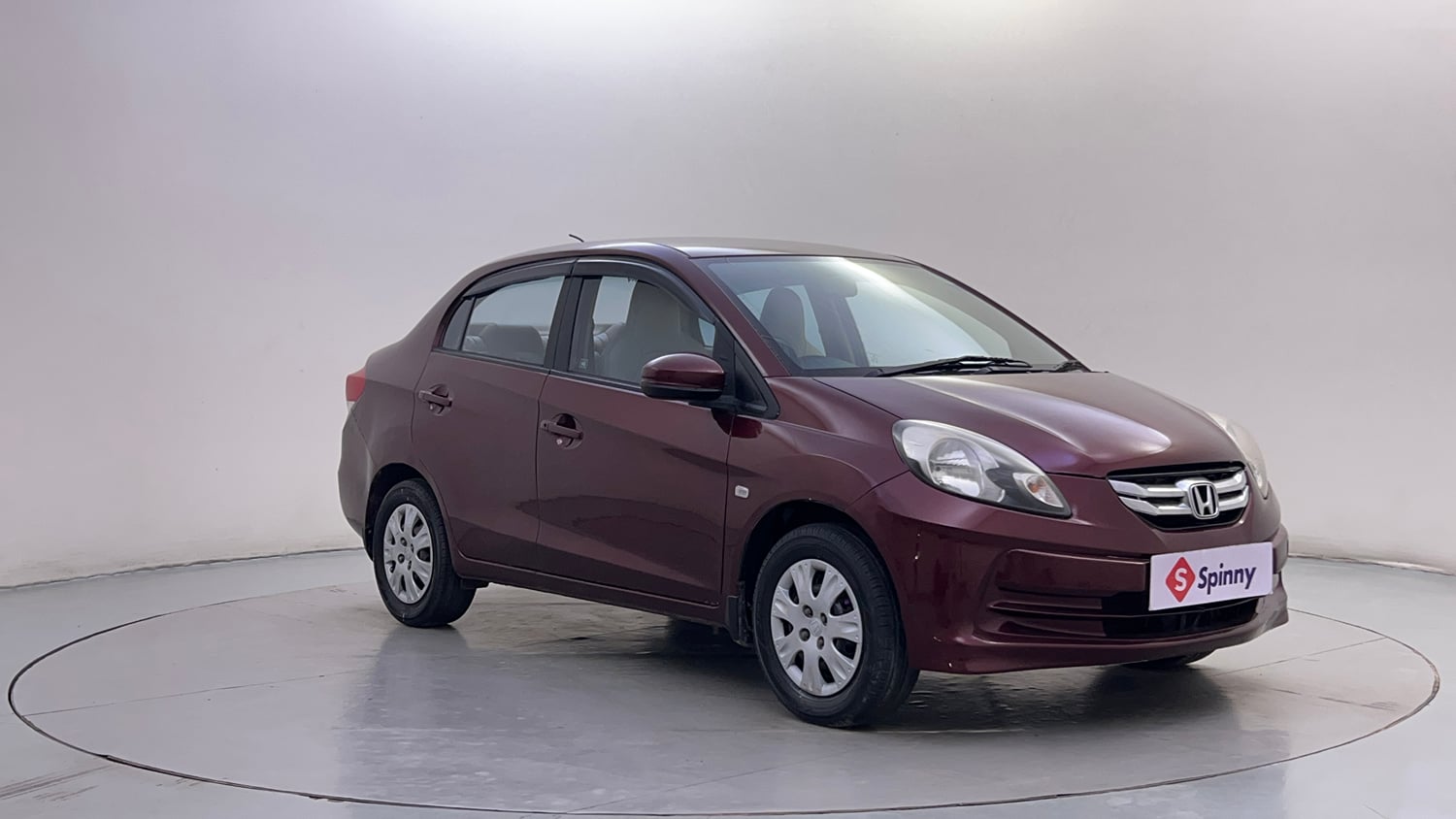 Used 2015 Honda Amaze 1.2 S i-VTEC Petrol Manual exterior RIGHT FRONT CORNER VIEW