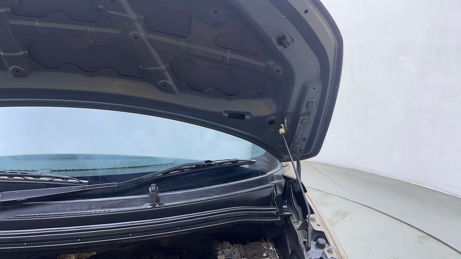 Used 2019 Maruti Suzuki Wagon R ZXi 1.2 Petrol Manual engine ENGINE LEFT SIDE HINGE & APRON VIEW