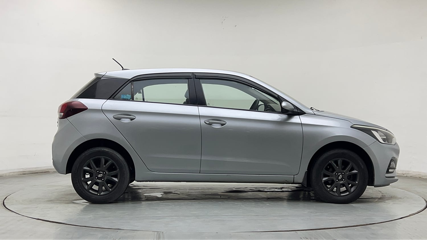 Used 2019 Hyundai Elite i20 Sportz Plus 1.2 Petrol Manual exterior RIGHT SIDE VIEW