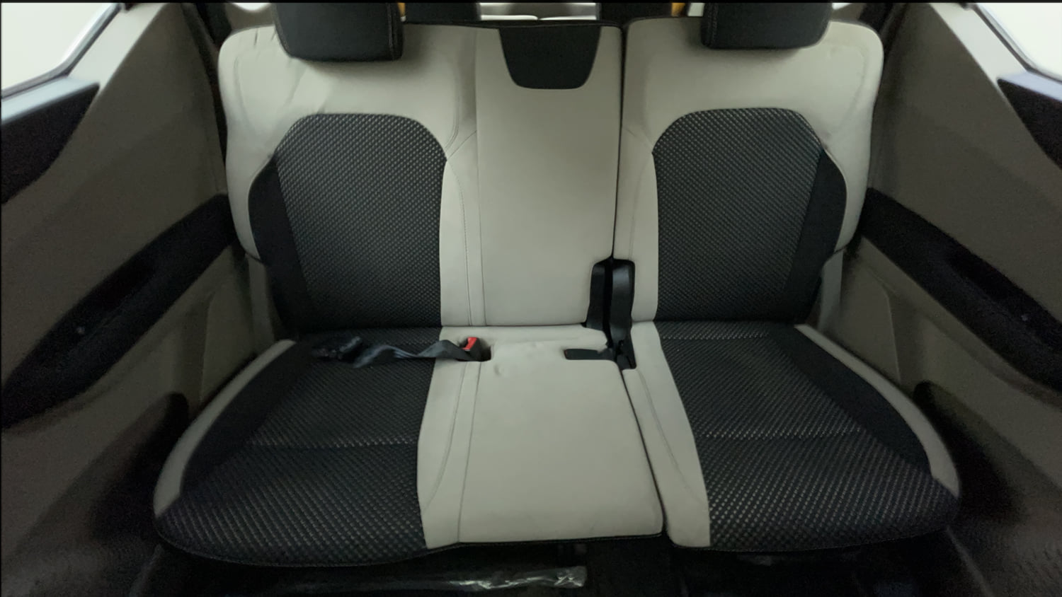 Used 2020 Renault Triber RXZ EASY-R AMT Petrol Automatic interior REAR SEAT CONDITION VIEW