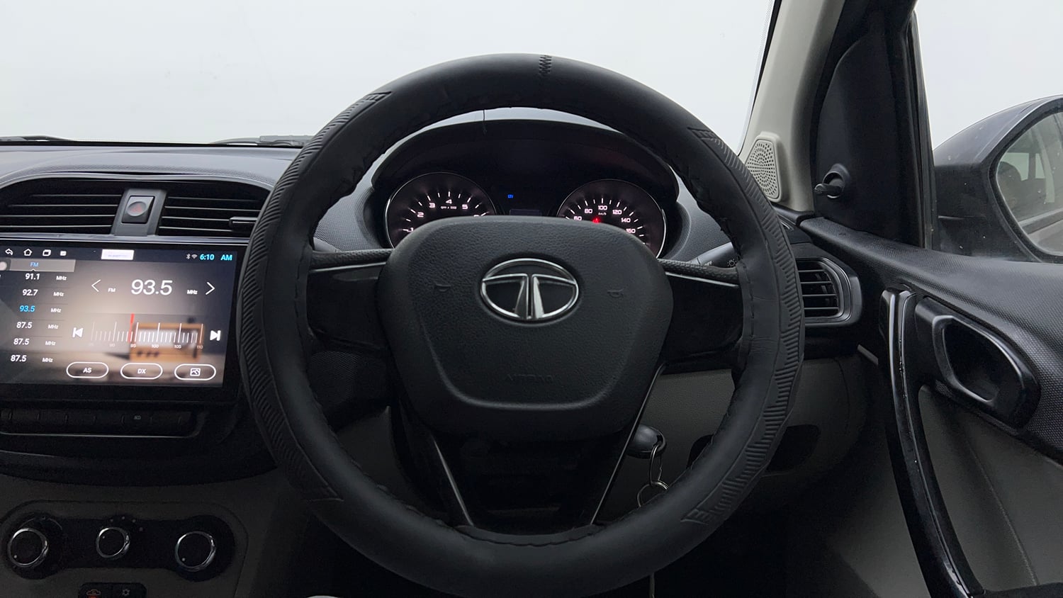 Used 2019 Tata Tiago XM CNG (Outside Fitted) Cng Manual interior STEERING VIEW
