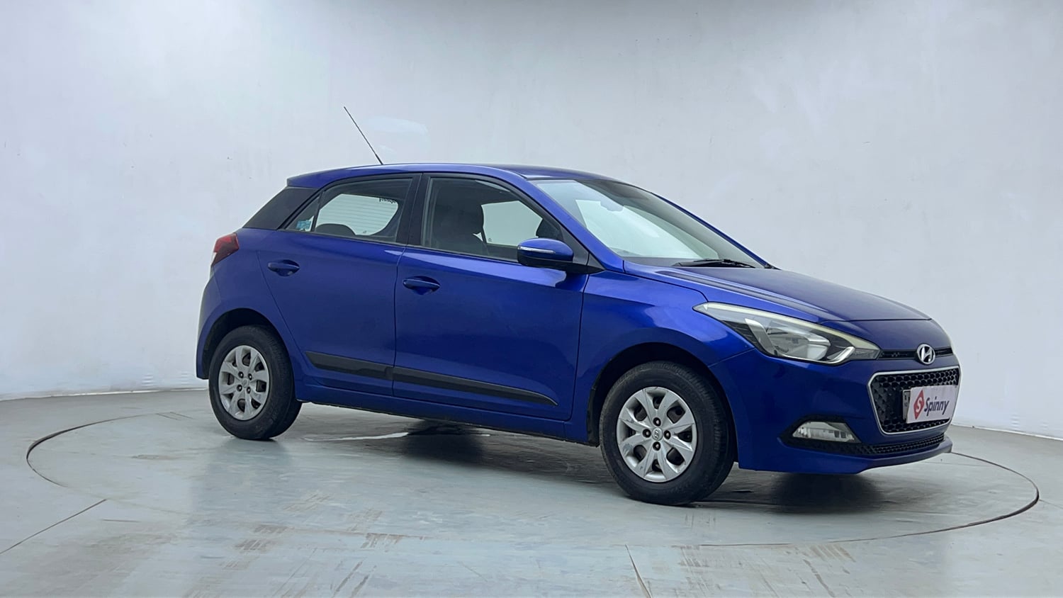 Used 2015 Hyundai Elite i20 Sportz 1.2 Petrol Manual exterior RIGHT FRONT CORNER VIEW