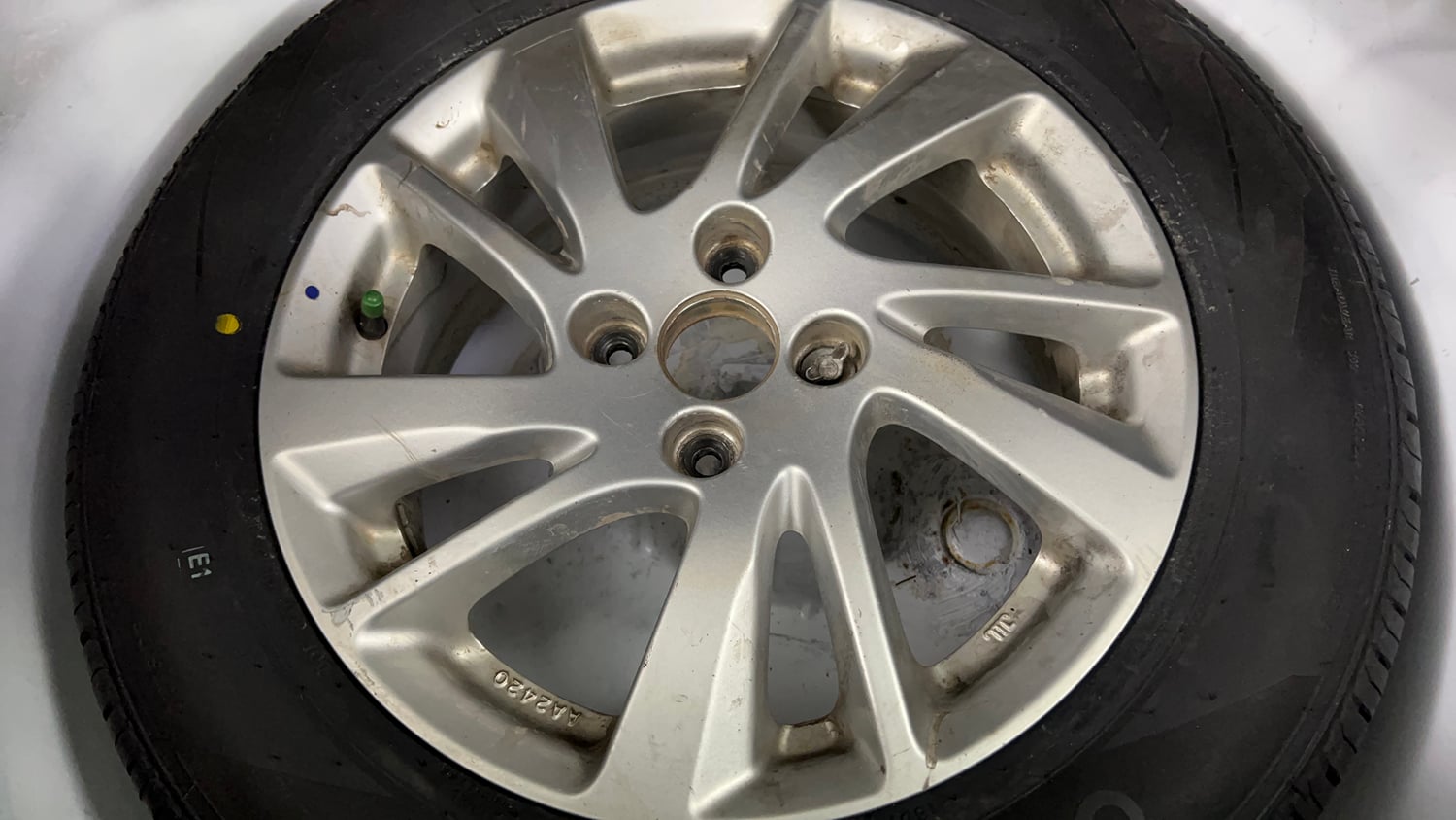 Used 2014 Maruti Suzuki Swift ZXi Petrol Manual tyres SPARE TYRE VIEW