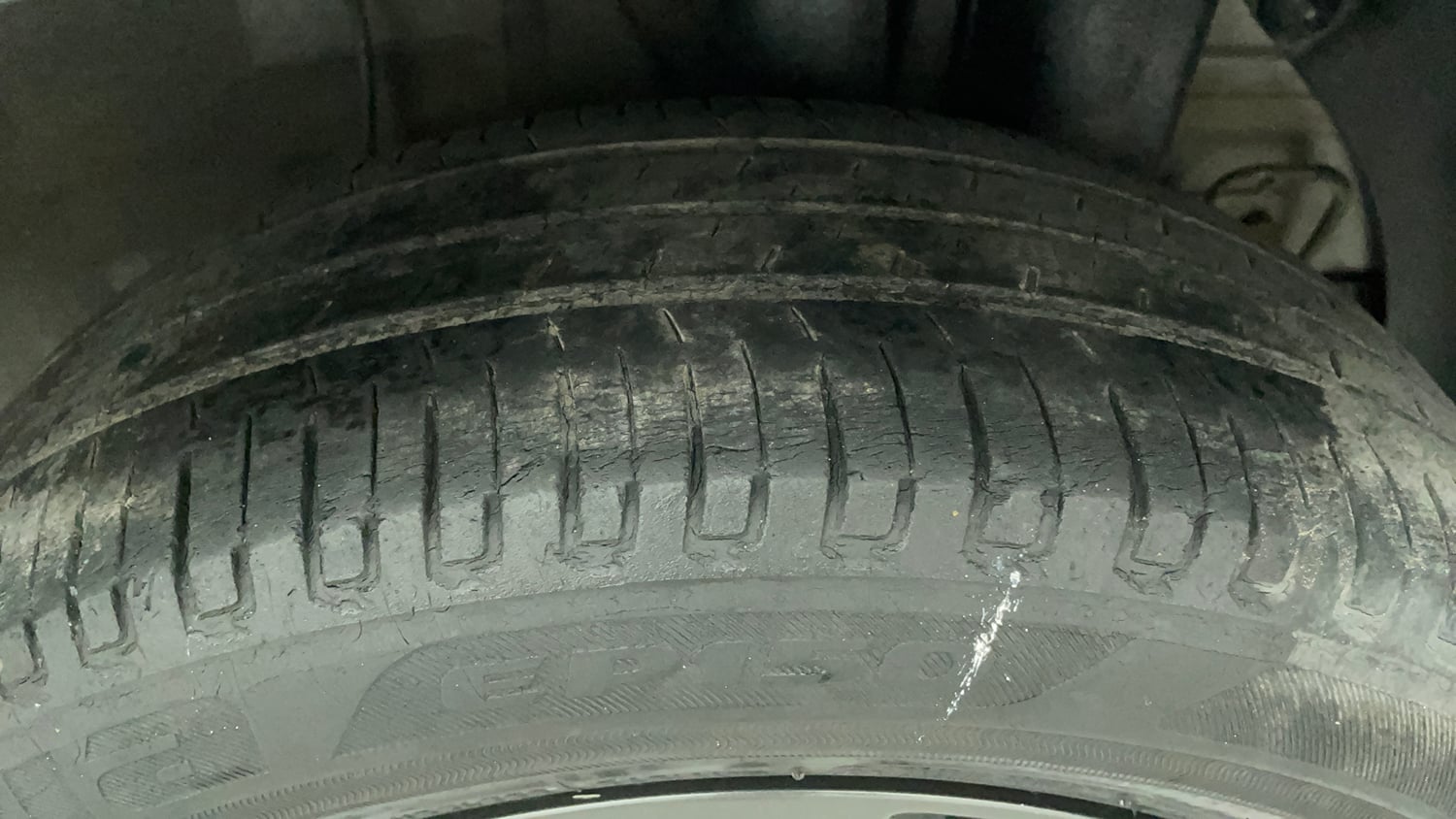 Used 2020 Hyundai Elite i20 Sportz Plus 1.2 Petrol Manual tyres LEFT REAR TYRE TREAD VIEW