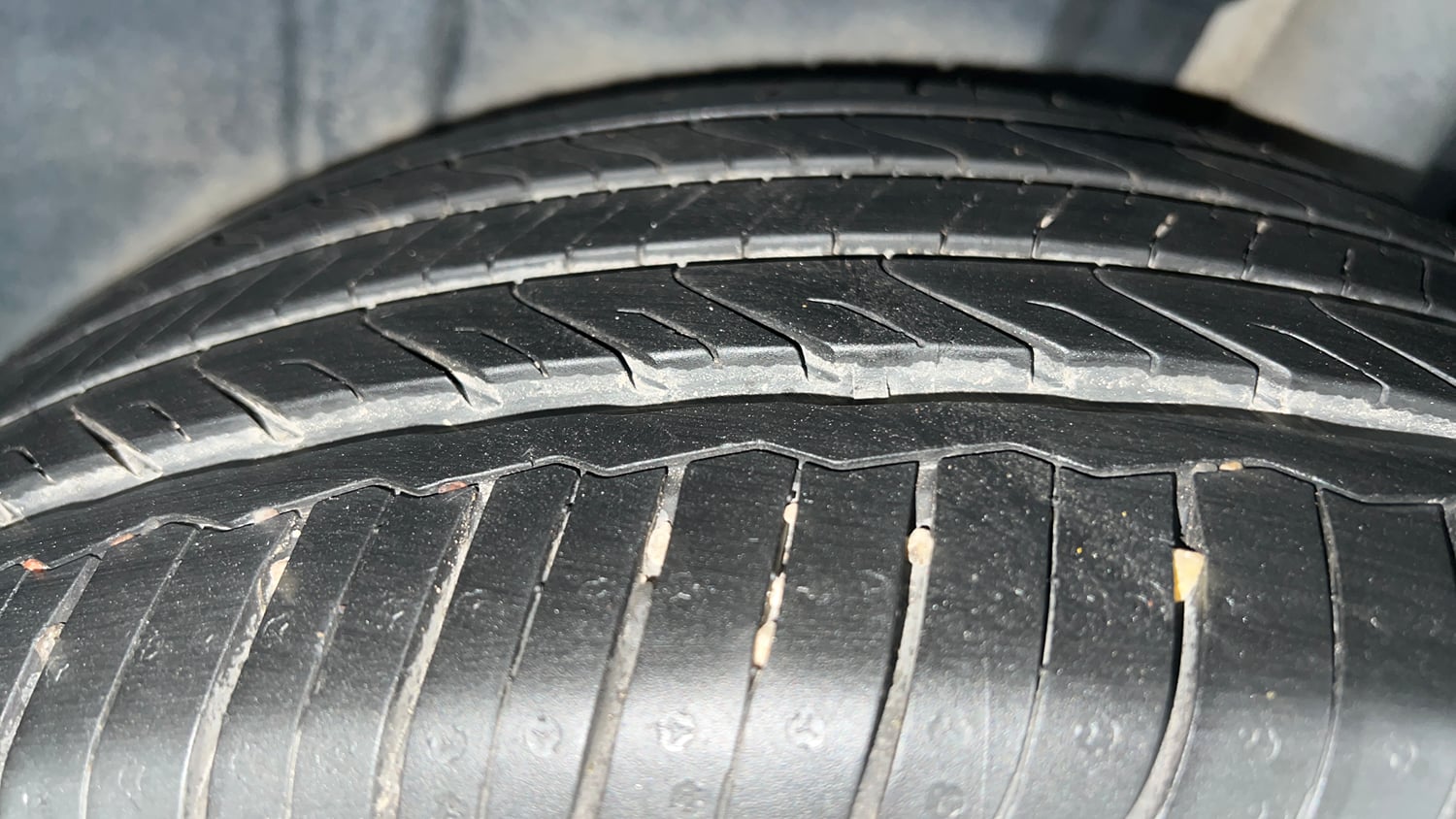 Used 2022 Skoda Slavia Style 1.0L TSI MT Petrol Manual tyres LEFT REAR TYRE TREAD VIEW