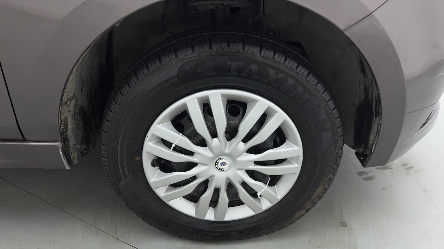 Used 2019 Tata Tiago XM CNG (Outside Fitted) Cng Manual tyres RIGHT FRONT TYRE RIM VIEW