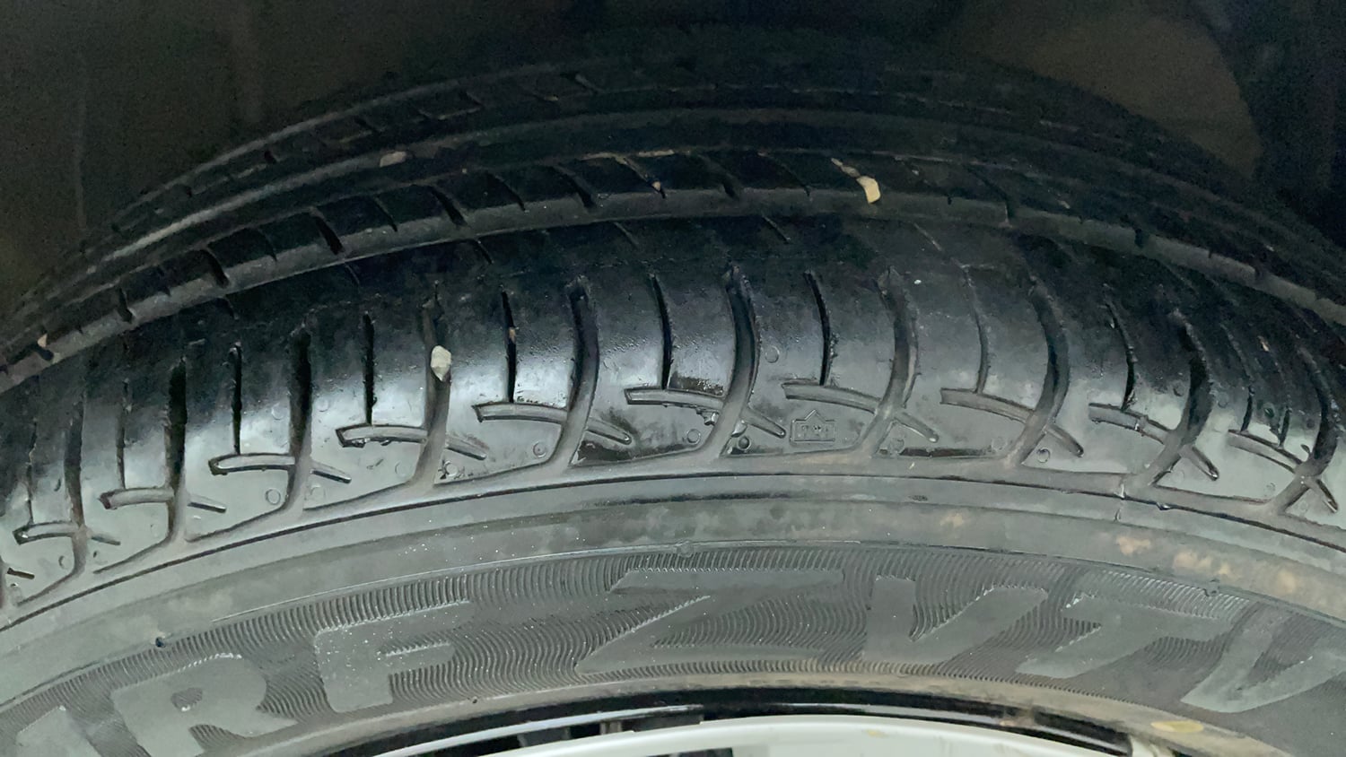 Used 2017 Maruti Suzuki Baleno Delta 1.2 Petrol Manual tyres RIGHT FRONT TYRE TREAD VIEW