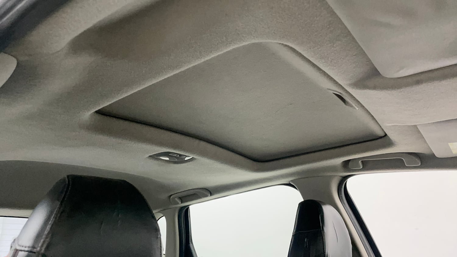 Used 2017 Honda WR-V VX MT Diesel Diesel Manual top_features Sunroof