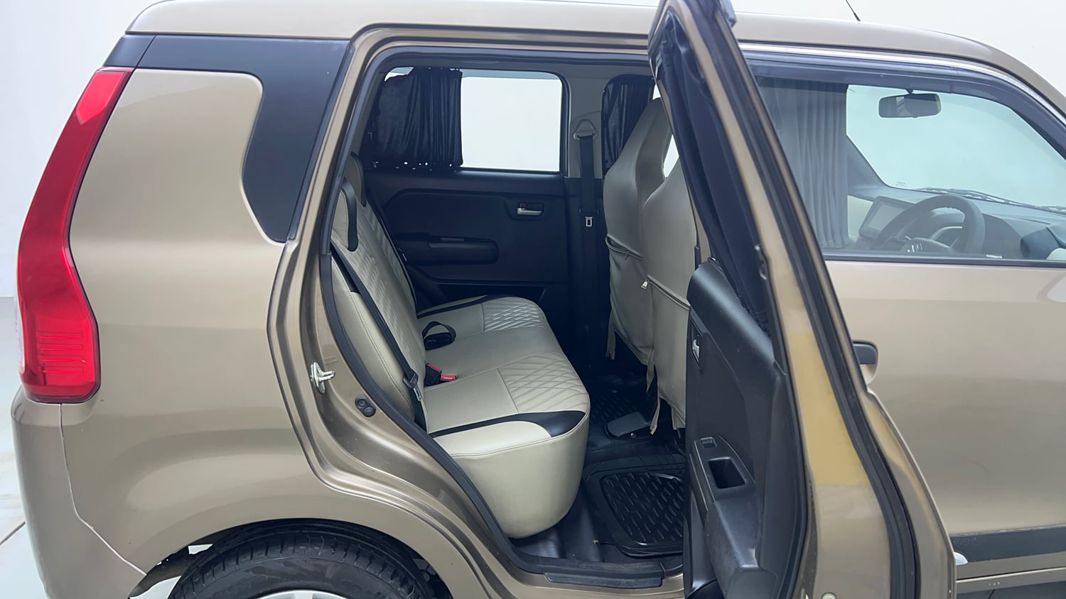 Used 2019 Maruti Suzuki Wagon R ZXi 1.2 Petrol Manual interior RIGHT SIDE REAR DOOR CABIN VIEW