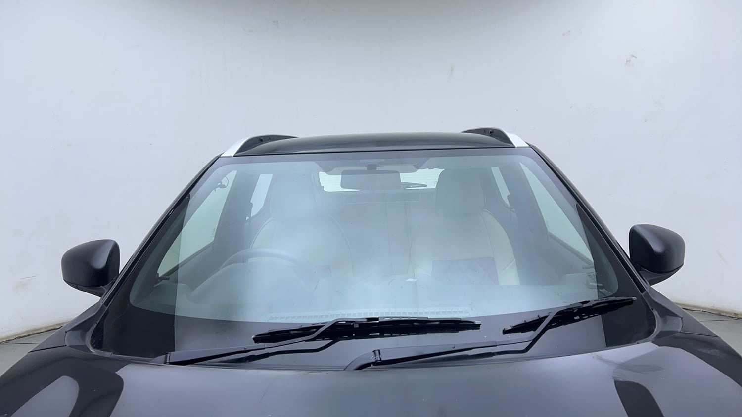 Used 2024 Nissan Magnite XE AMT Petrol Automatic exterior FRONT WINDSHIELD VIEW