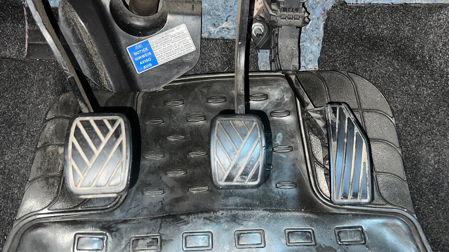 Used 2018 Maruti Suzuki Swift LXi Petrol Manual interior PEDALS VIEW