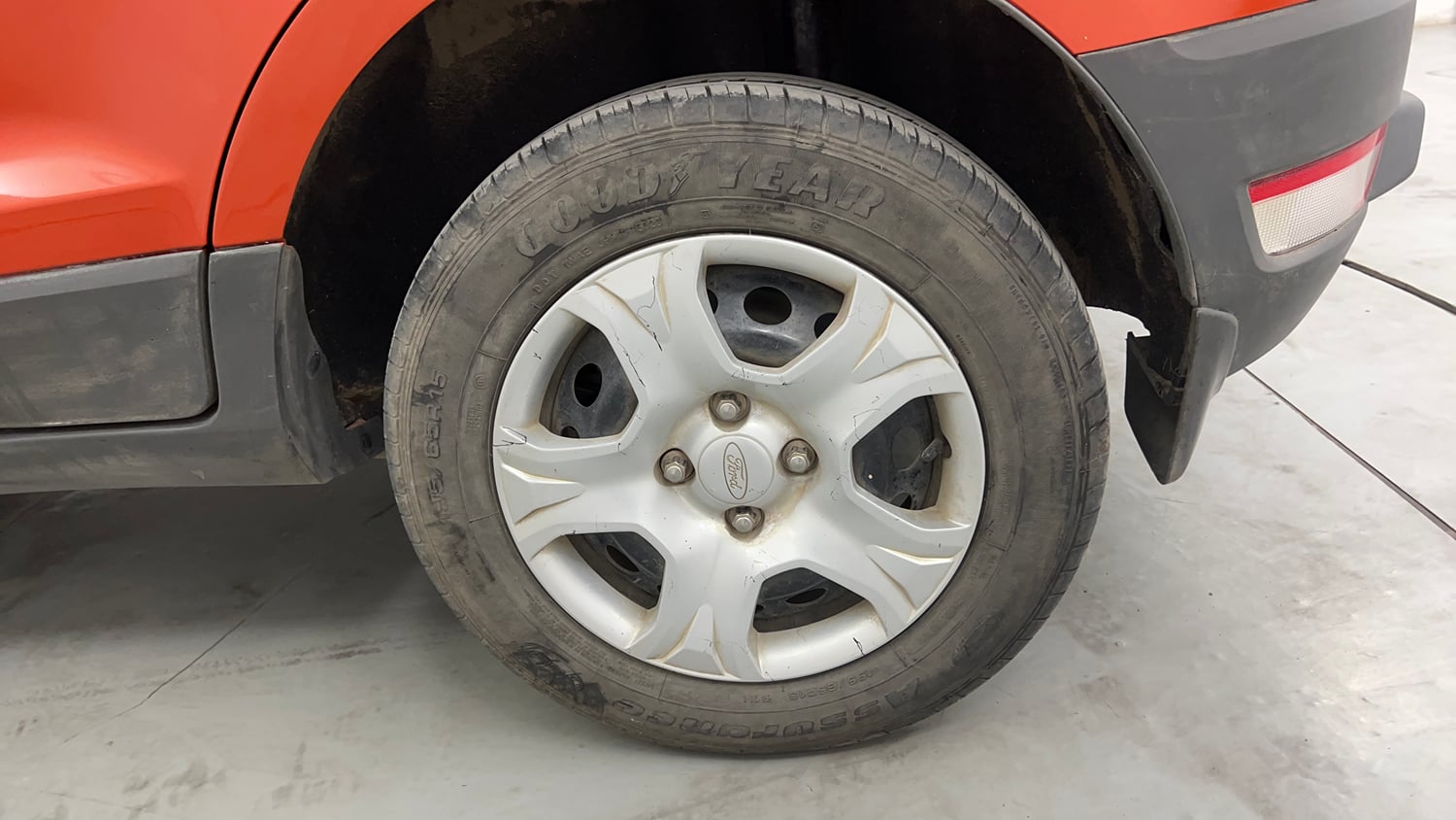 Used 2014 Ford EcoSport Ambiente 1.5 TDCi Diesel Manual tyres LEFT REAR TYRE RIM VIEW