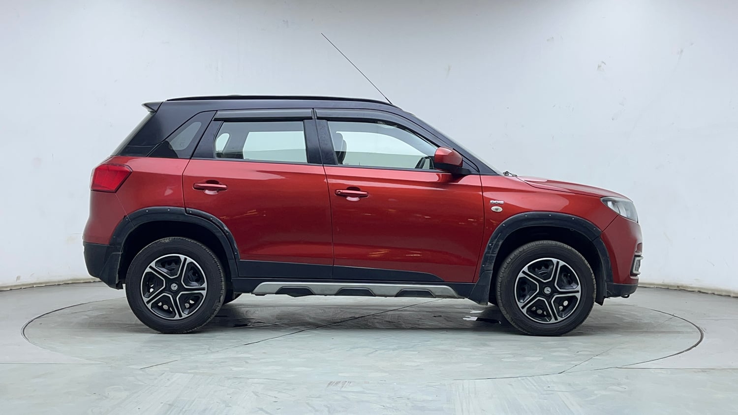 Used 2019 maruti-suzuki Vitara Brezza VDi AGS Diesel Automatic exterior RIGHT SIDE VIEW