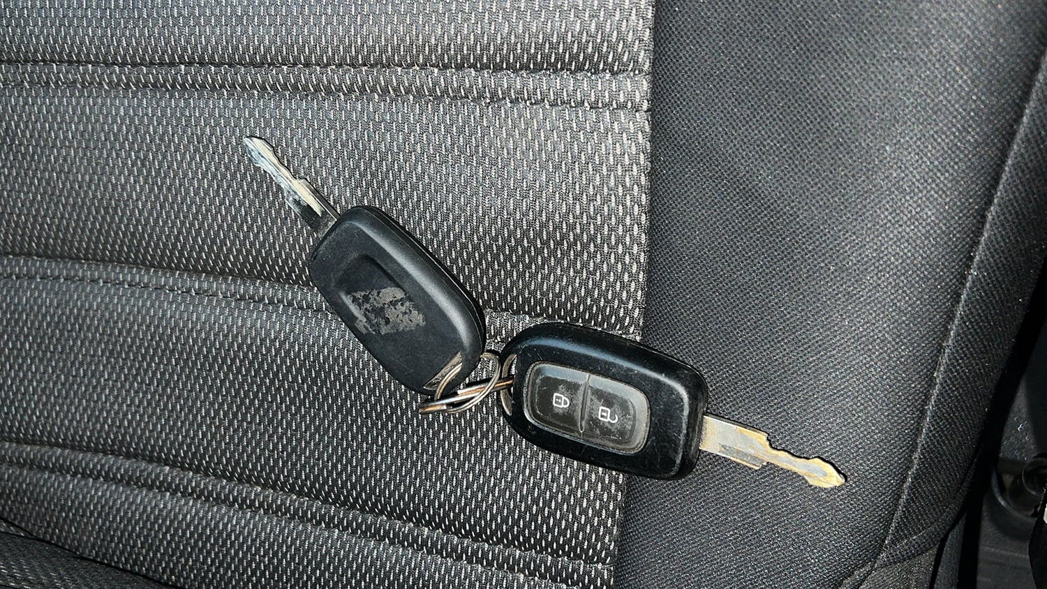 Used 2016 Renault Kwid RXT CNG (Outside Fitted) Cng Manual extra CAR KEY VIEW