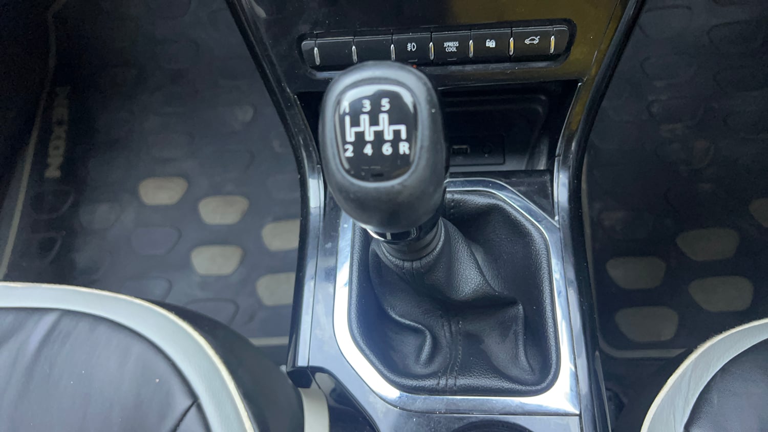 Used 2020 Tata Nexon XZ Plus (O) Petrol Manual interior GEAR  KNOB VIEW