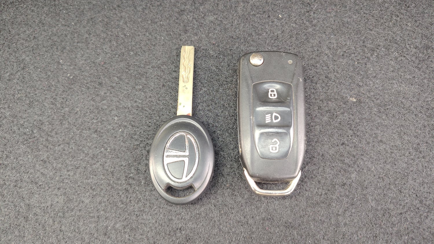 Used 2022 Tata Tiago XZ Plus Petrol Manual extra CAR KEY VIEW