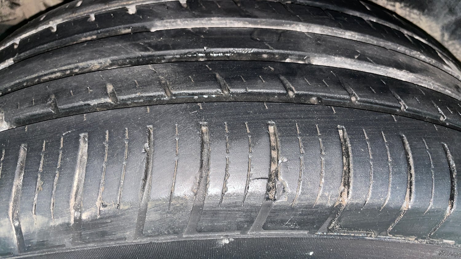 Used 2018 Mahindra XUV500 W11 AT Diesel Automatic tyres RIGHT REAR TYRE TREAD VIEW