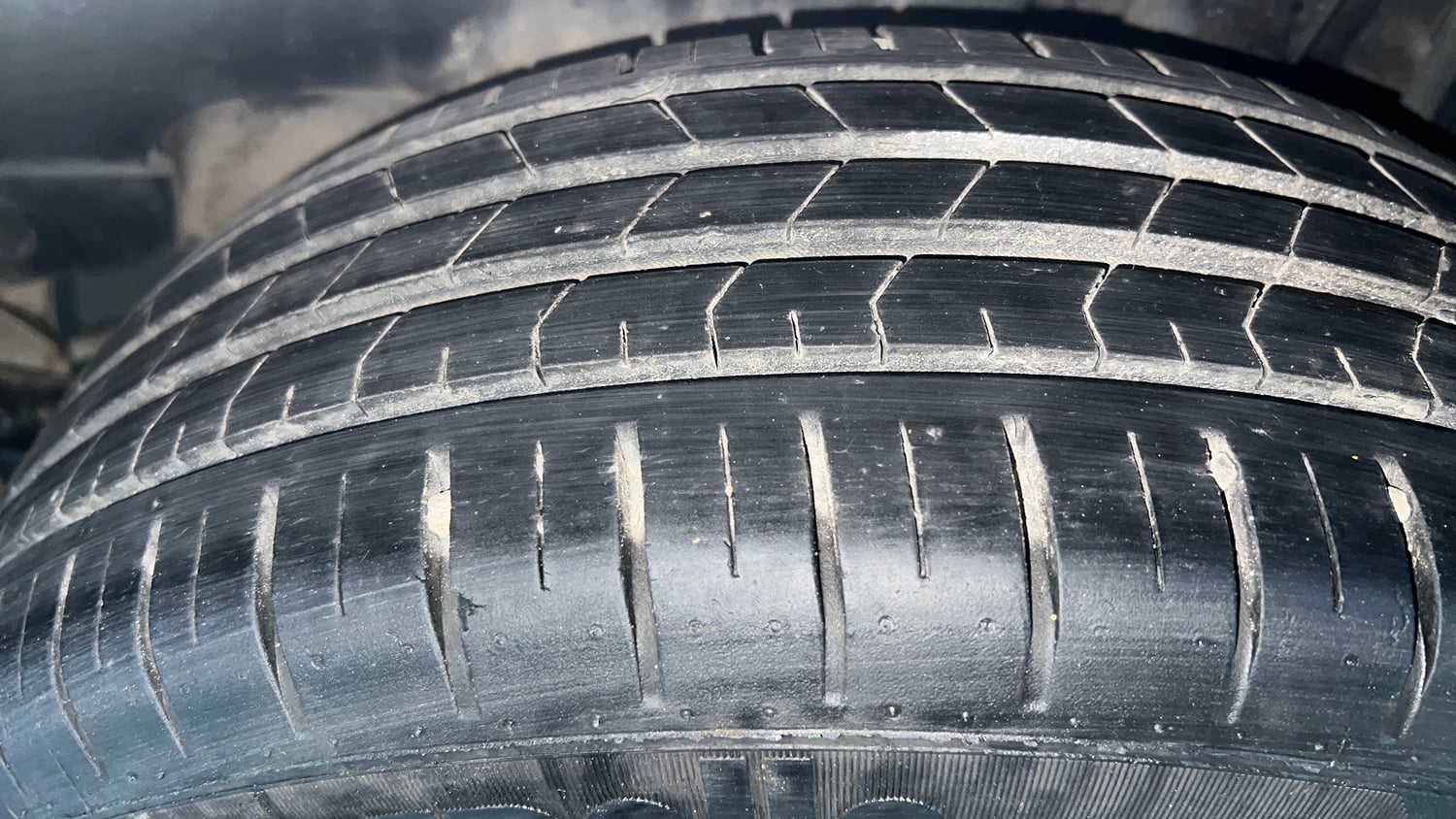 Used 2022 Maruti Suzuki Baleno Zeta Petrol Manual tyres LEFT REAR TYRE TREAD VIEW