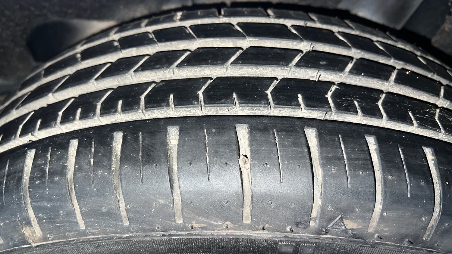 Used 2018 Maruti Suzuki Baleno Zeta 1.2 AT Petrol Automatic tyres LEFT REAR TYRE TREAD VIEW
