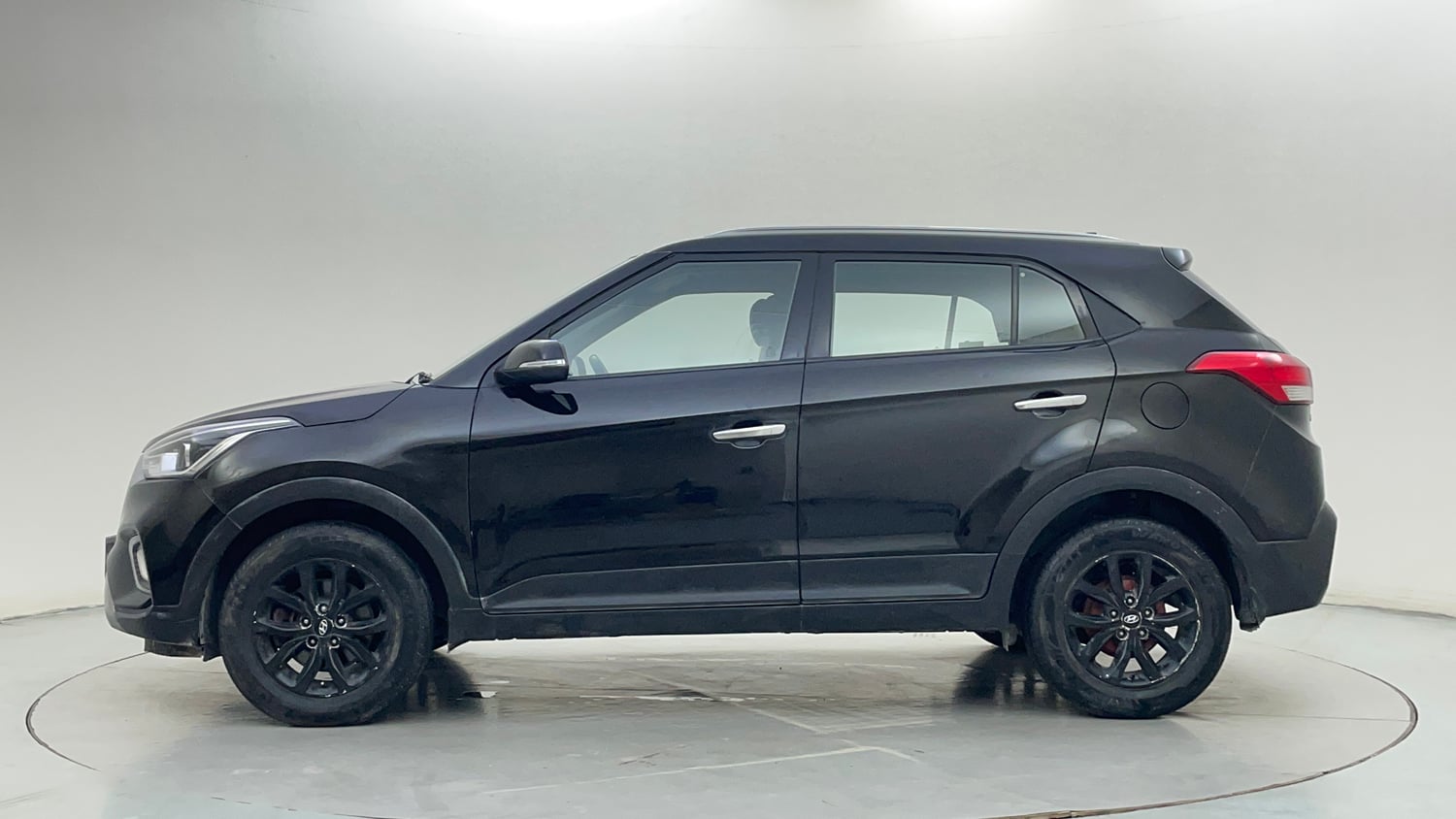 Used 2018 Hyundai Creta SX 1.6 CRDi Diesel Manual exterior LEFT SIDE VIEW