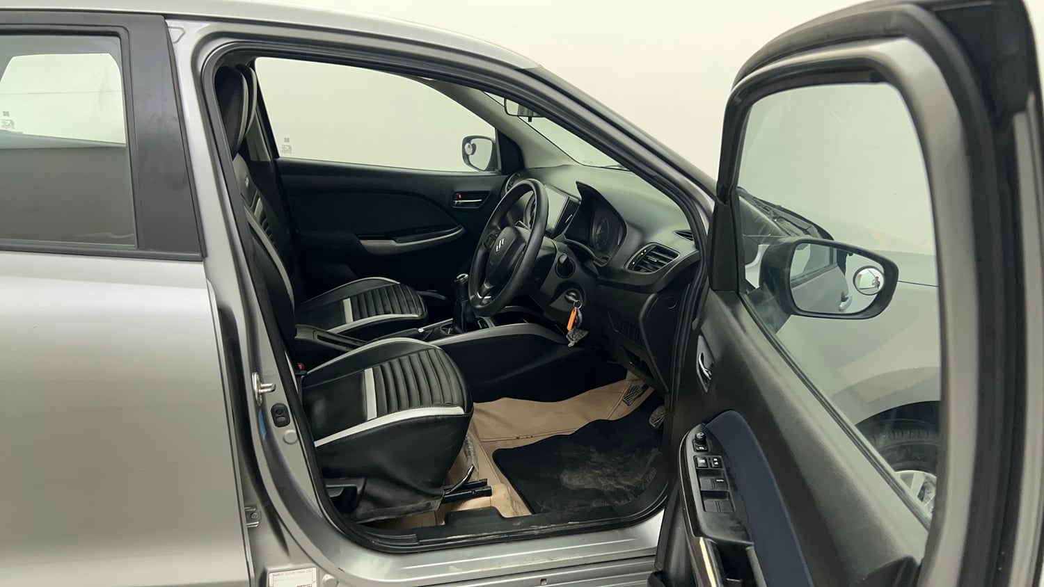 Used 2021 Maruti Suzuki Baleno Delta Petrol Manual interior RIGHT SIDE FRONT DOOR CABIN VIEW