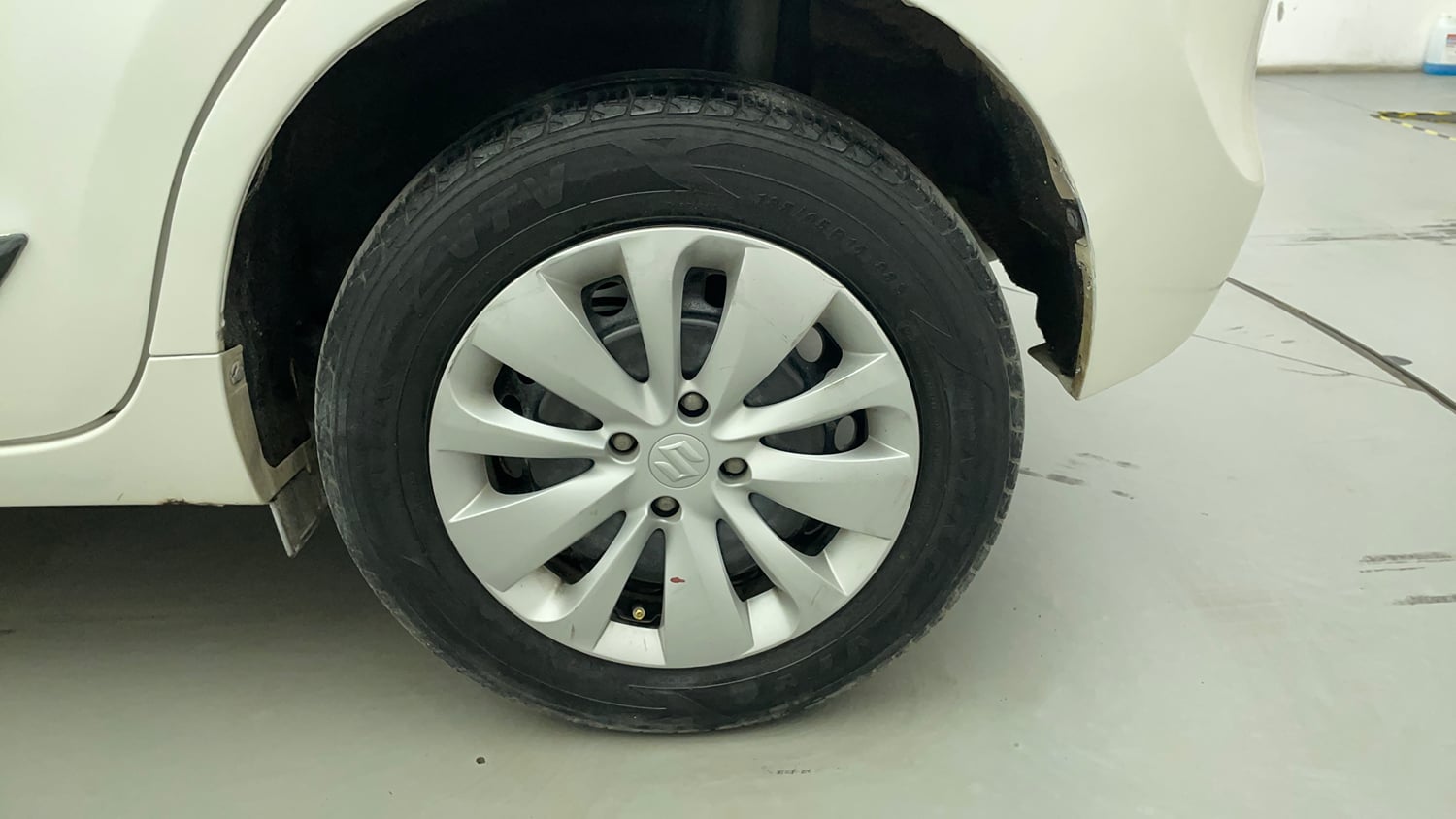 Used 2017 Maruti Suzuki Baleno Delta 1.2 Petrol Manual tyres LEFT REAR TYRE RIM VIEW
