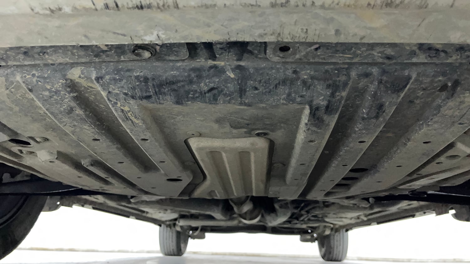 Used 2017 Honda BR-V VX Diesel Diesel Manual extra FRONT LEFT UNDERBODY VIEW