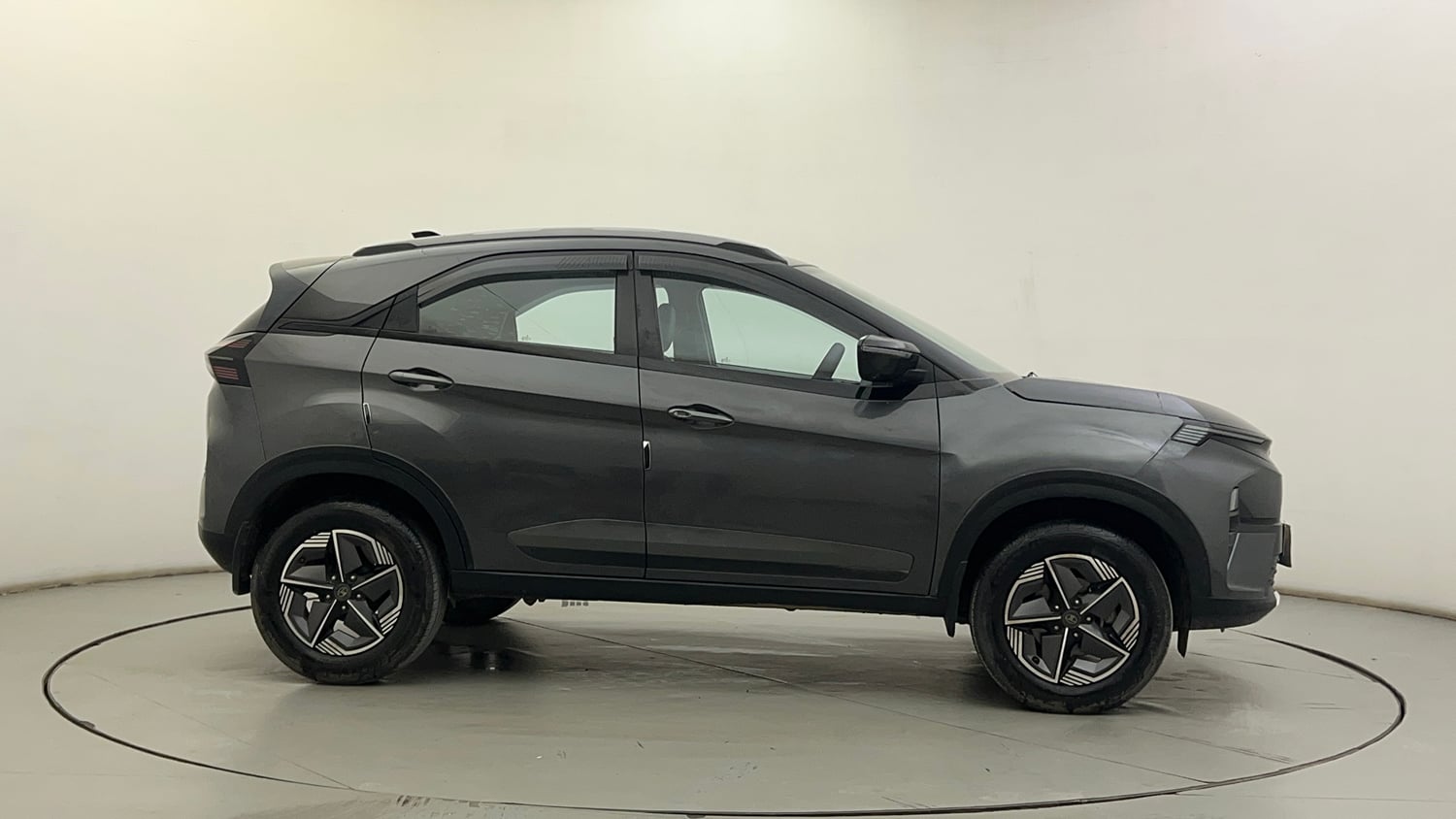 Used 2025 Tata Nexon Creative Plus S 1.2 Revotron Petrol  6MT Petrol Manual exterior RIGHT SIDE VIEW