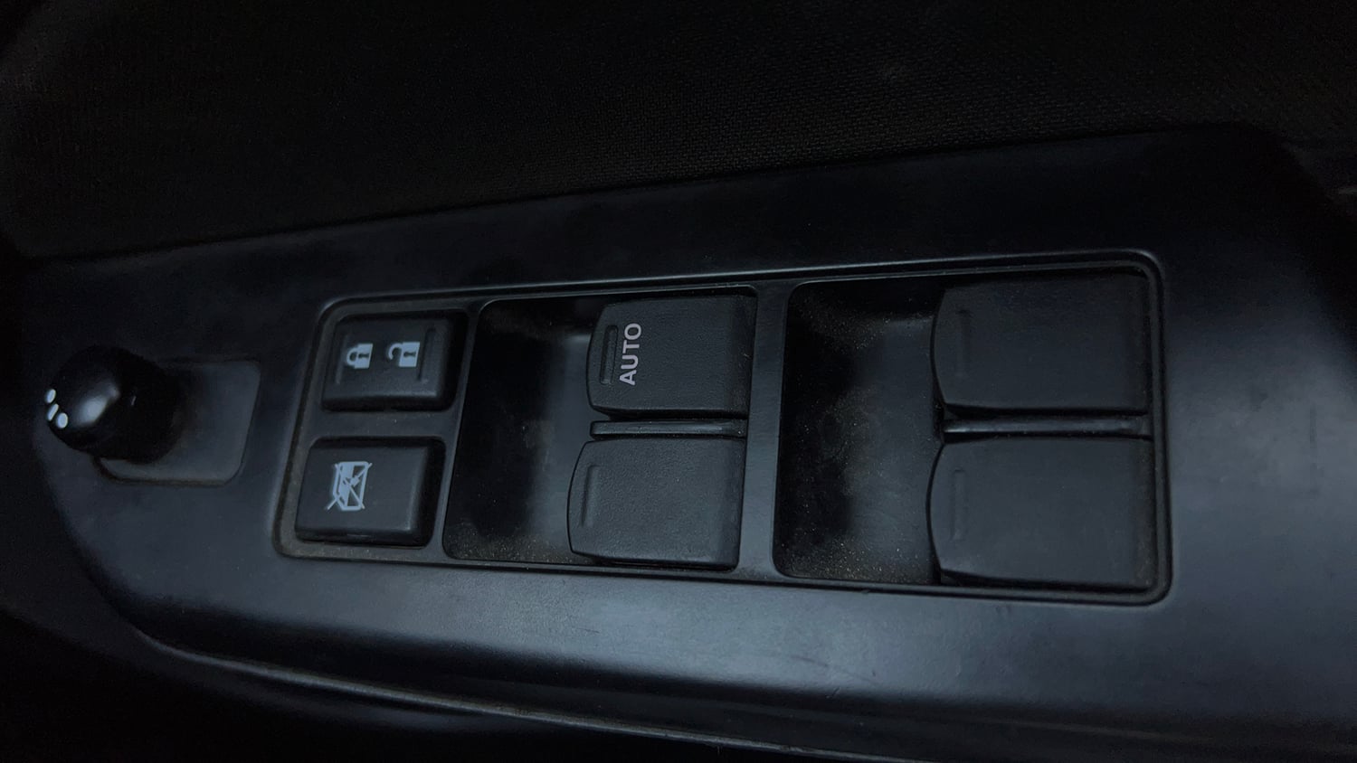 Used 2012 Maruti Suzuki Swift VXi Petrol Manual top_features Power windows