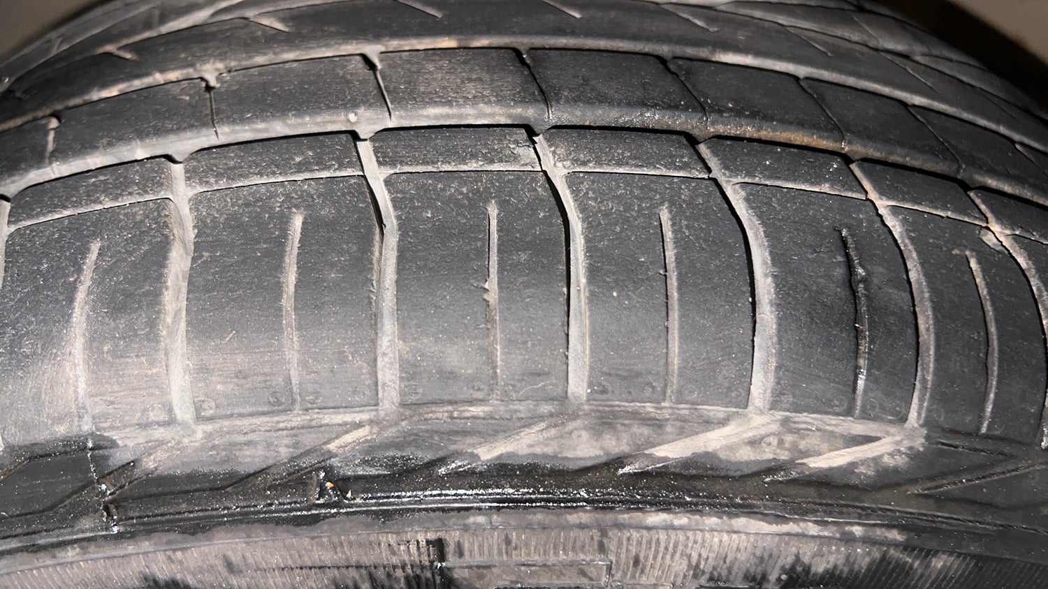 Used 2021 Tata Nexon XZA Plus Diesel Diesel Automatic tyres LEFT FRONT TYRE TREAD VIEW