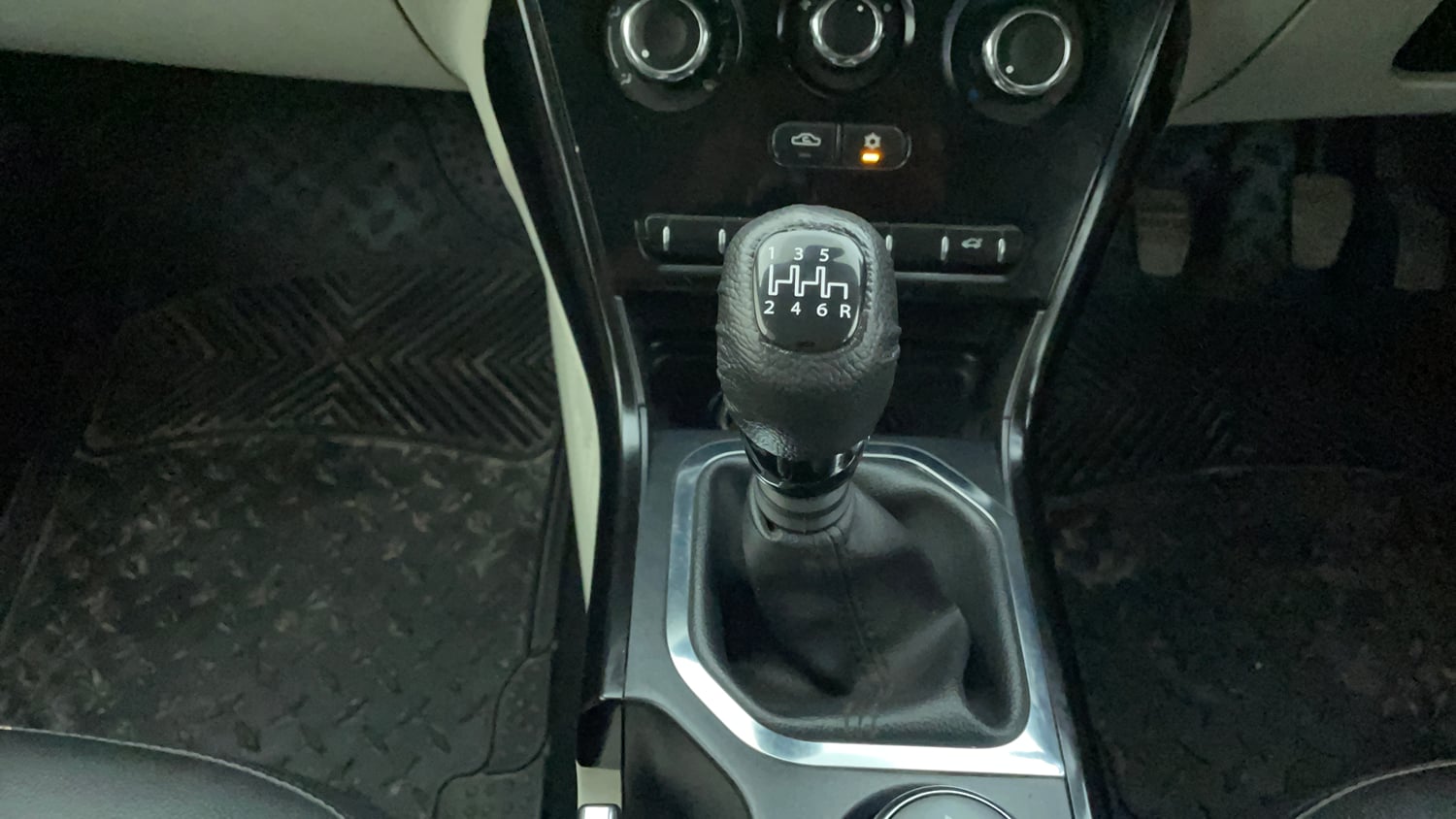 Used 2021 Tata Nexon XZ Petrol Manual interior GEAR  KNOB VIEW