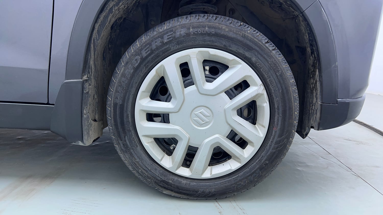 Used 2022 maruti-suzuki Vitara Brezza VXi Petrol Manual tyres RIGHT FRONT TYRE RIM VIEW