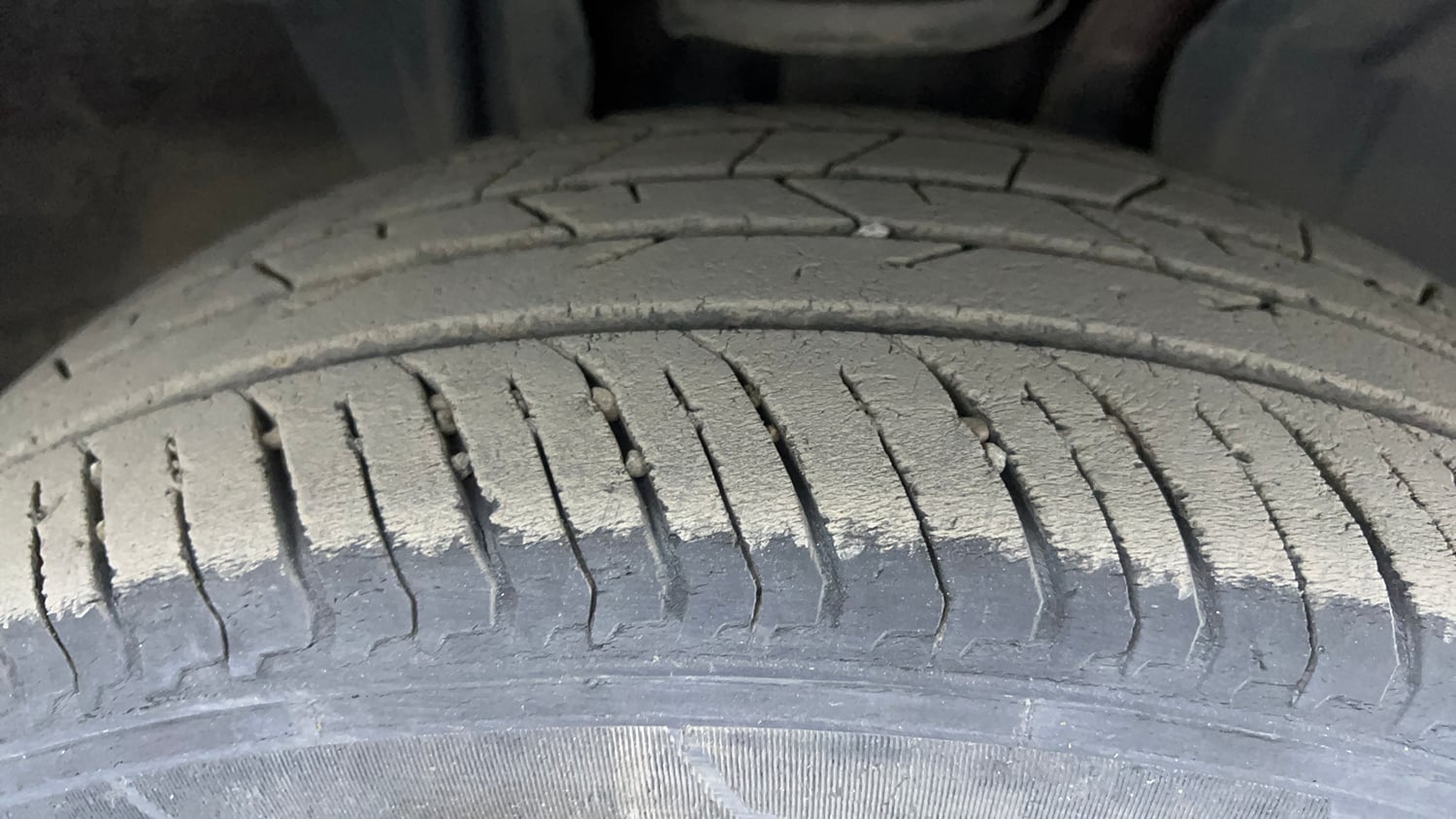 Used 2023 Nissan Magnite XV Premium Turbo CVT Dual Tone Petrol Automatic tyres RIGHT FRONT TYRE TREAD VIEW