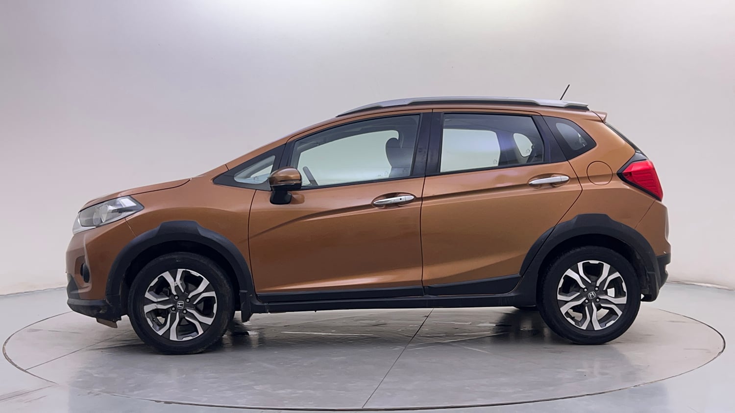 Used 2017 Honda WR-V VX MT Diesel Diesel Manual exterior LEFT SIDE VIEW